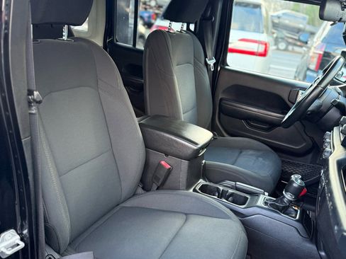 Used 2019 Jeep Wrangler Unlimited Sport S image 8