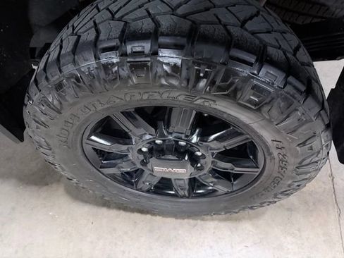 Used 2024 GMC Sierra 2500 AT4 w/ AT4 Premium Plus Package AWD/4WD image 11