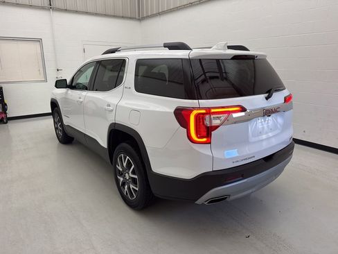 Used 2023 GMC Acadia SLE w/ Driver Convenience Package FWD image 4