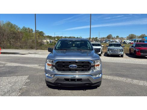 Used 2021 Ford F150 XLT image 2