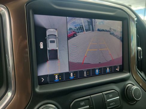 Used 2019 Chevrolet Silverado 1500 High Country w/ Technology Package AWD/4WD image 27