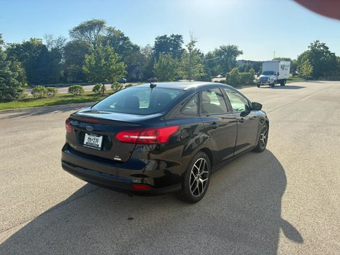 Used 2017 Ford Focus SE FWD image 5