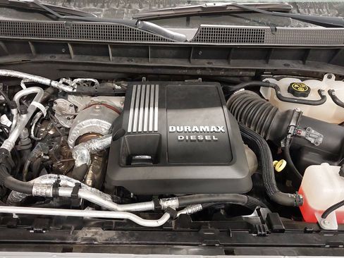 Used 2022 Chevrolet Silverado 1500 LT AWD/4WD image 33