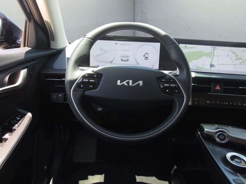 Used 2024 Kia EV6 Light RWD image 23