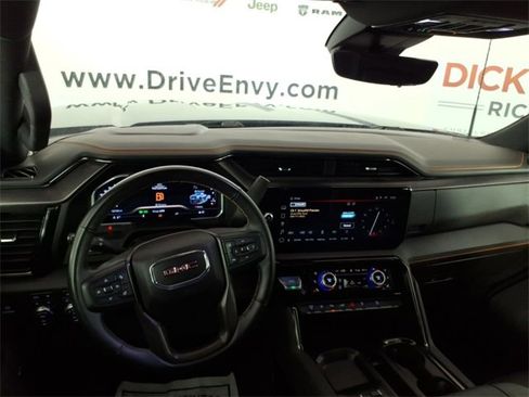 Used 2024 GMC Sierra 2500 AT4 w/ AT4 Premium Plus Package image 10