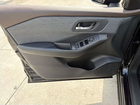 Used 2023 Nissan Rogue SV FWD image 17