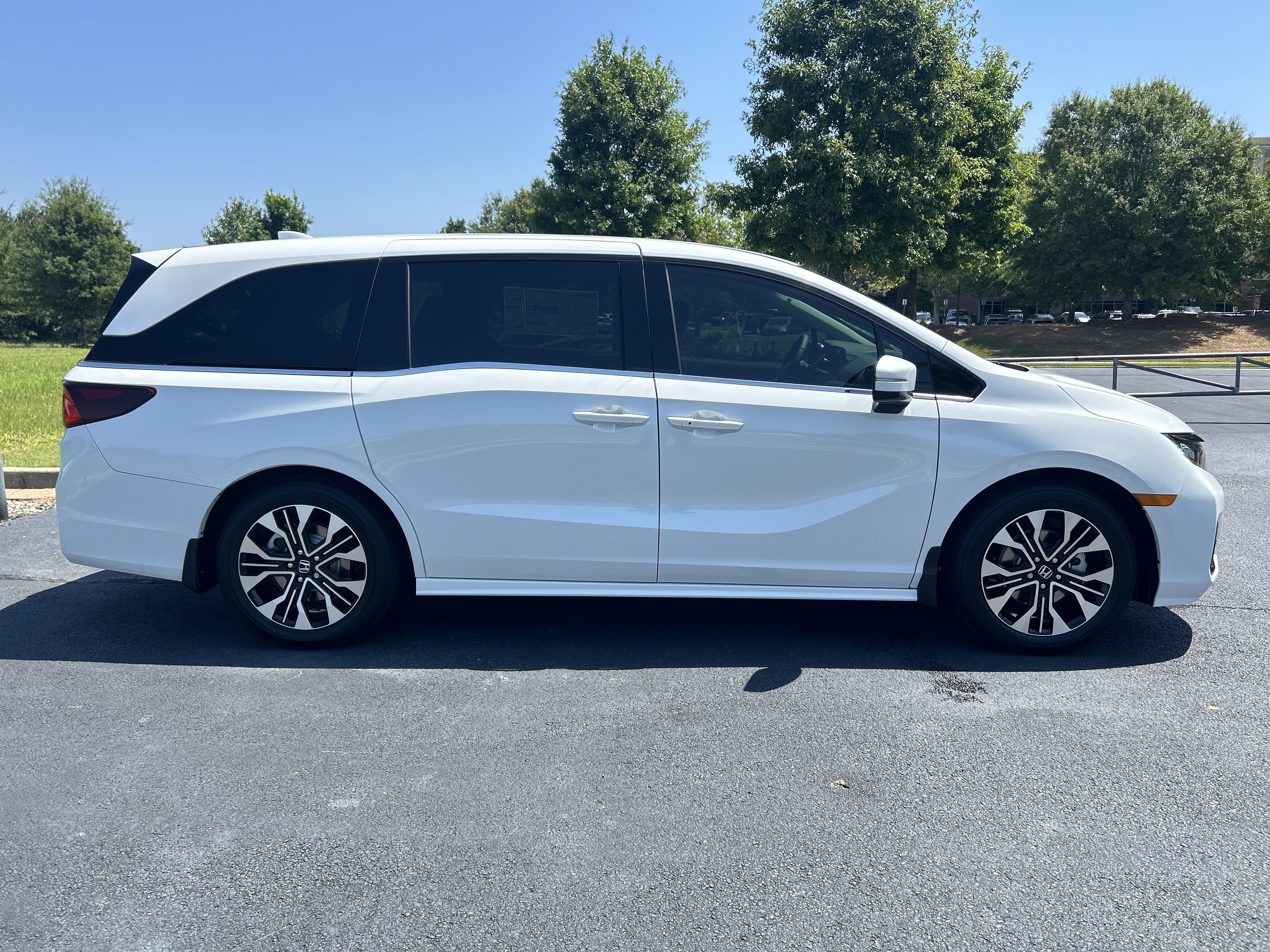 New 2026 Honda Odyssey Elite image 9