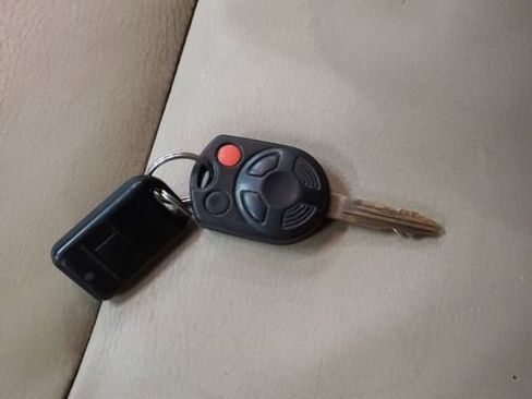 Used 2011 Ford Fusion SEL image 30