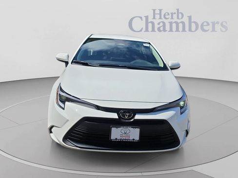 Used 2026 Toyota Corolla LE AWD/4WD image 2