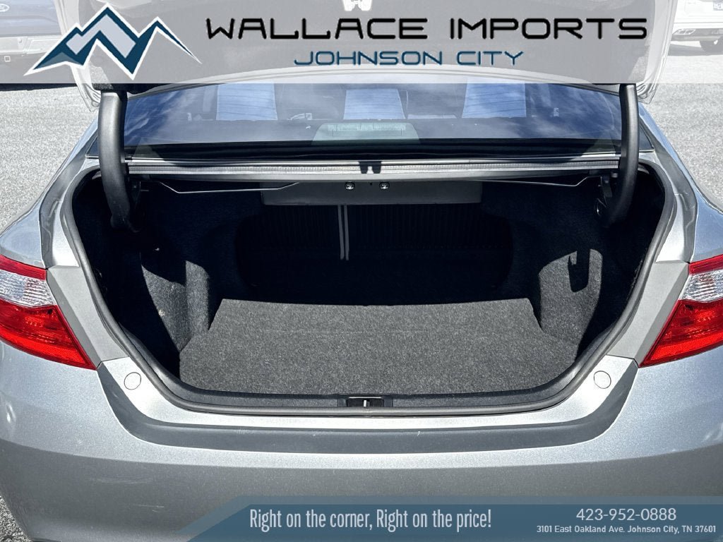 Used 2017 Toyota Camry SE FWD image 40