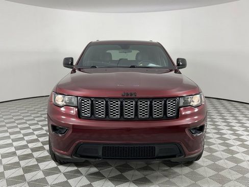 Used 2021 Jeep Grand Cherokee Laredo X image 2