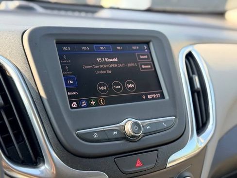 Used 2020 Chevrolet Equinox LS w/ LS Convenience Package AWD/4WD image 14