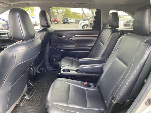 Used 2016 Toyota Highlander Limited Platinum image 18