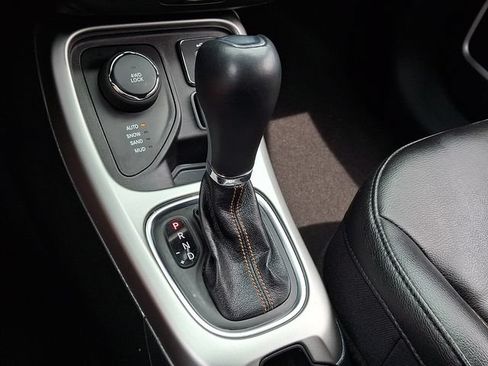 Used 2021 Jeep Compass Latitude w/ Convenience Group AWD/4WD image 14