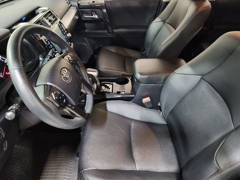 Used 2021 Toyota 4Runner TRD Off-Road Premium AWD/4WD image 26