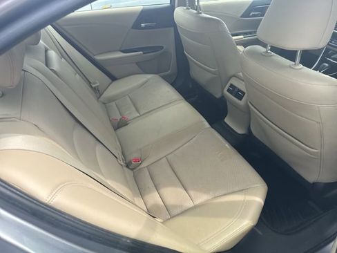 Used 2017 Honda Accord EX-L image 6