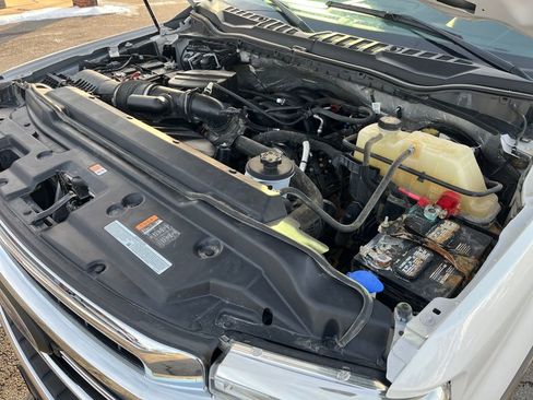 Used 2022 Ford F250 Lariat w/ Chrome Package image 11