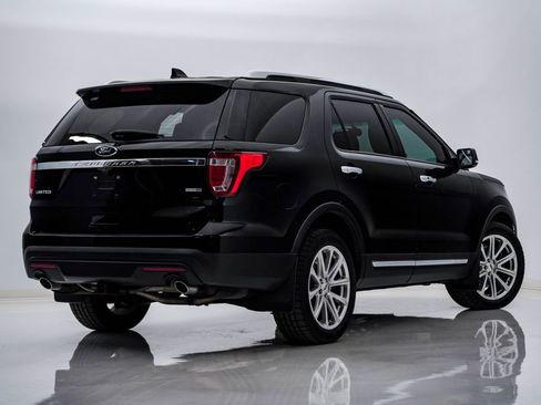 Used 2016 Ford Explorer Limited image 9