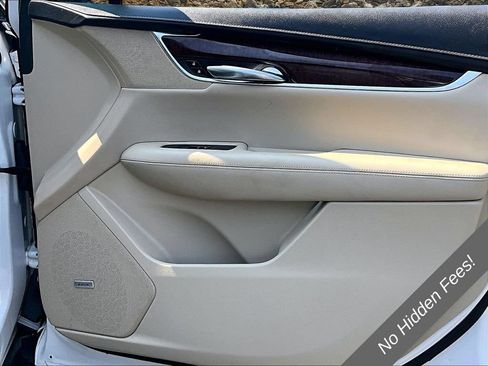 Used 2017 Cadillac XT5 Luxury w/ Driver Awareness Package FWD image 18