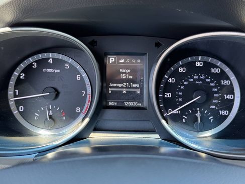 Used 2018 Hyundai Santa Fe Sport FWD image 31
