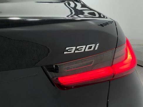 Used 2020 BMW 330i Sedan w/ Convenience Package image 38