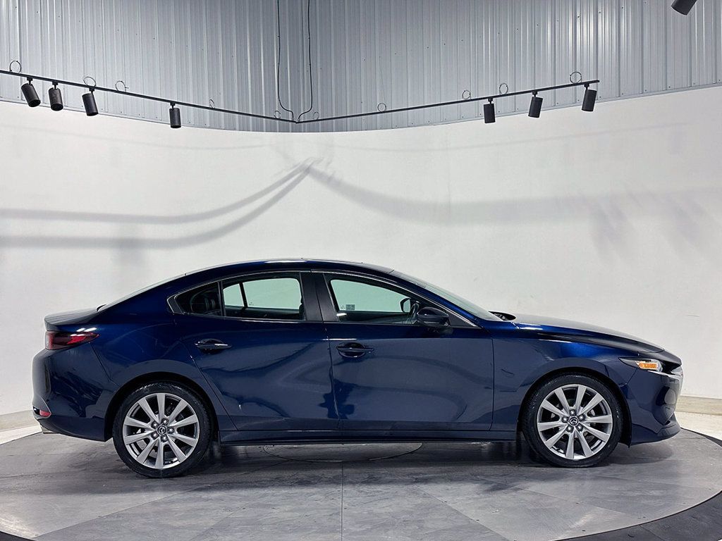 Used 2022 MAZDA MAZDA3 s FWD image 10