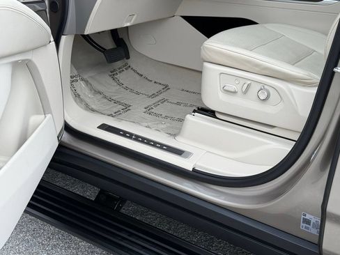 Certified 2025 Cadillac Escalade ESV Sport Platinum w/ LPO, ONYX Package AWD/4WD image 24