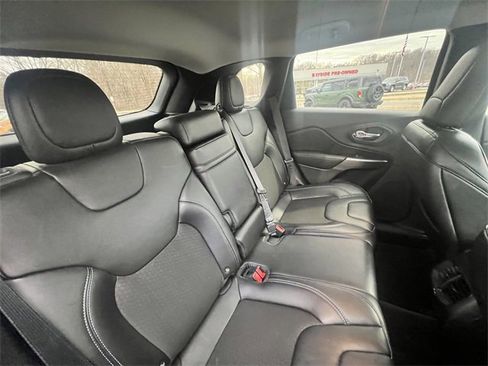 Used 2019 Jeep Cherokee Latitude Plus image 33