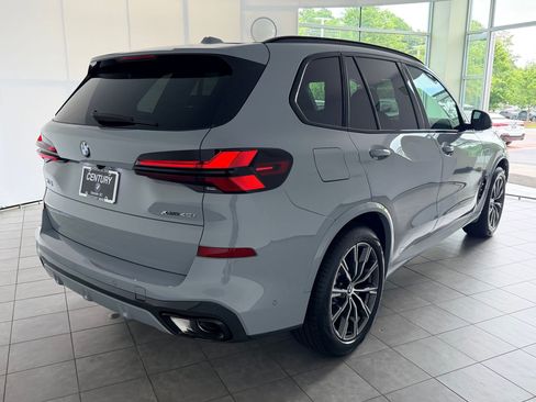 New 2026 BMW X5 xDrive40i w/ M Sport Package AWD/4WD image 9