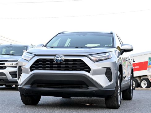 Used 2023 Toyota RAV4 XLE w/ XLE Grade Weather Package image 6