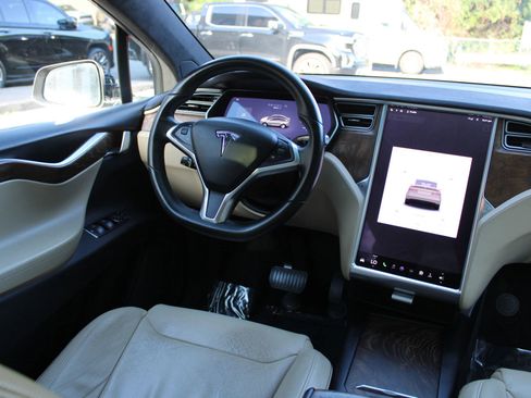 Used 2016 Tesla Model X 90D image 12