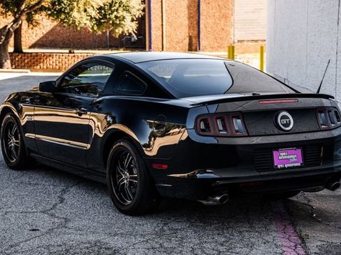 Used 2013 Ford Mustang GT Premium image 9