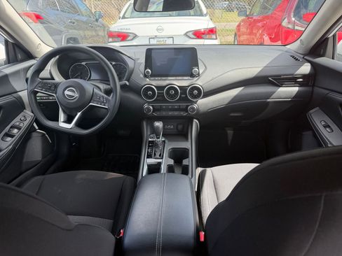 Used 2025 Nissan Sentra SV image 39