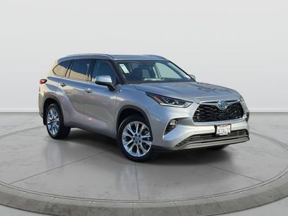 Used 2023 Toyota Highlander Limited