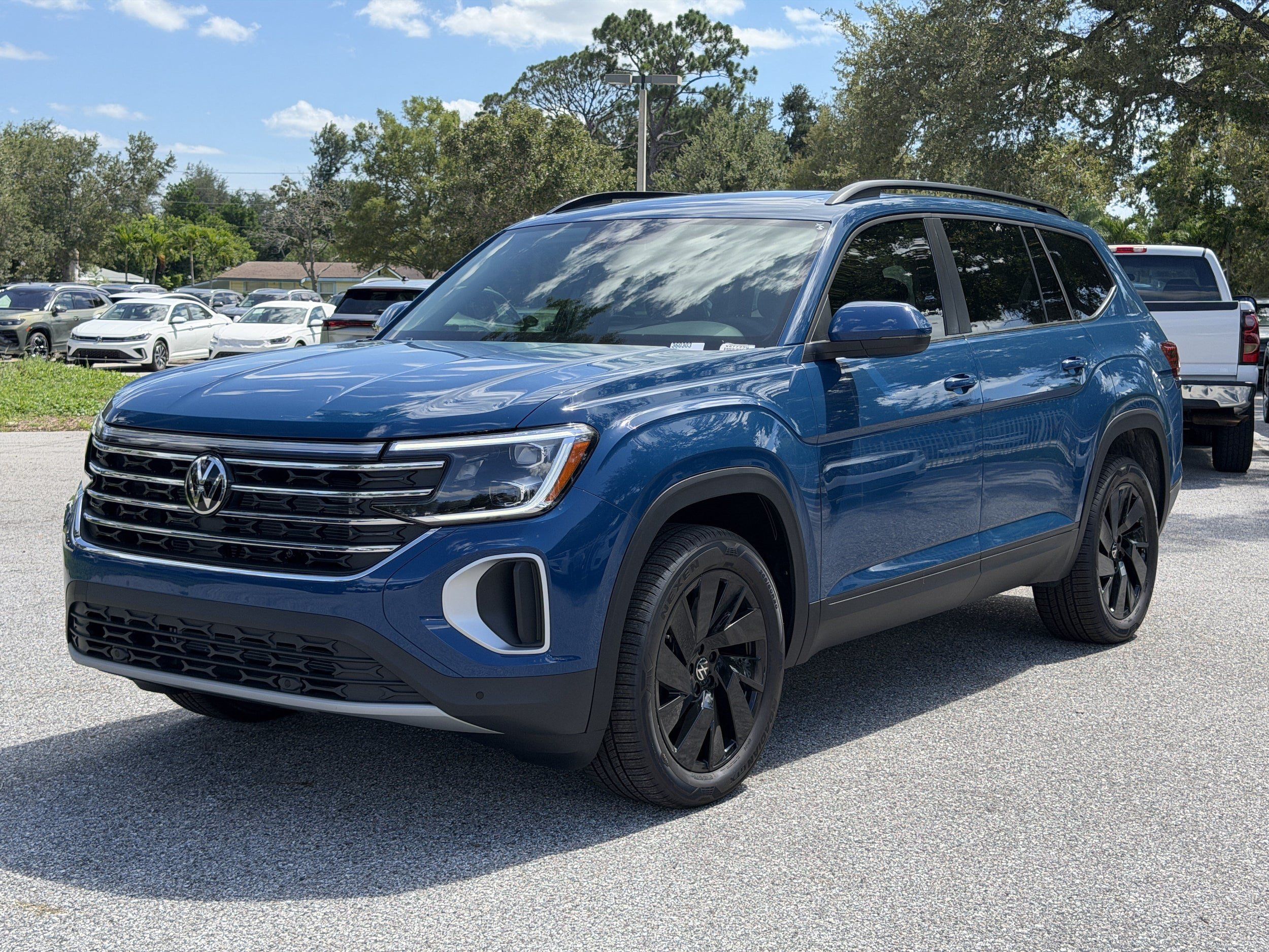 New 2026 Volkswagen Atlas SE FWD image 3