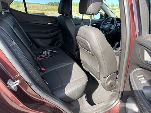 Used 2023 Buick Encore GX Essence image 12