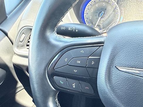 Used 2019 Chrysler Pacifica Touring-L Plus w/ Advanced Safetytec Group FWD image 29