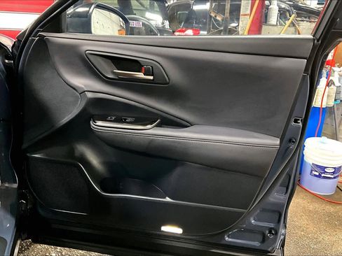 Certified 2025 Toyota Crown Signia image 21