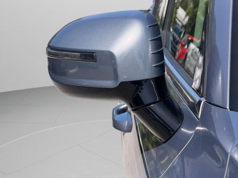Used 2025 Kia Telluride SX w/ SX Captain's Chair Package FWD image 12