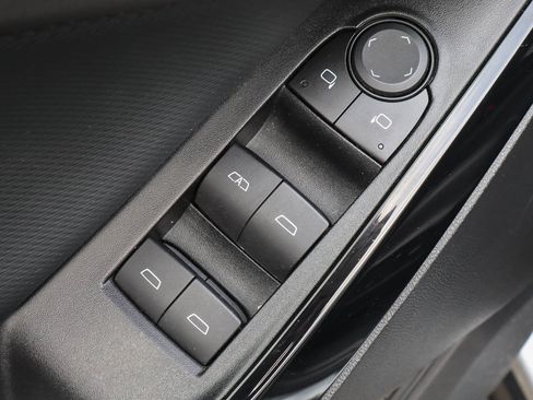 Used 2025 Chevrolet Equinox LT w/ Convenience Package II FWD image 14