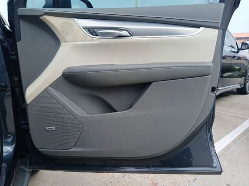 Used 2019 Cadillac XT5 Premium Luxury FWD image 13