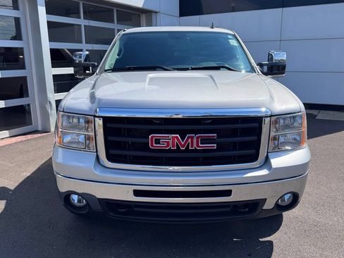 Used 2010 GMC Sierra 1500 SLE w/ Power Pack Plus AWD/4WD image 9