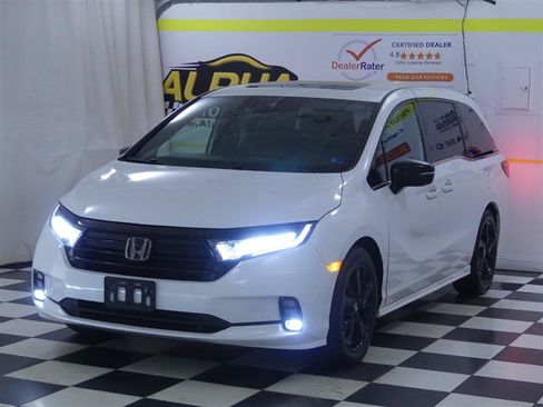 Used 2023 Honda Odyssey Sport image 4
