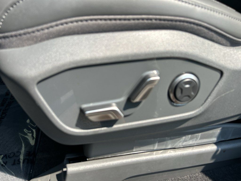 Certified 2026 Kia EV9 Wind AWD/4WD image 22