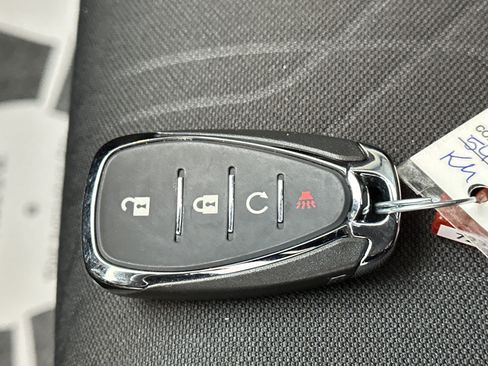 Used 2022 Chevrolet Trax LT w/ LT Convenience Package image 35