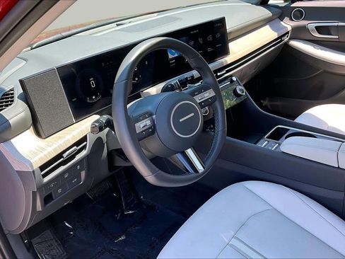 Used 2025 Hyundai Sonata SEL FWD image 18