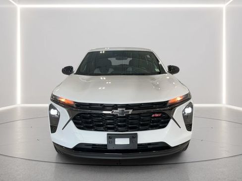 Used 2024 Chevrolet Trax RS w/ Driver Confidence Package FWD image 9