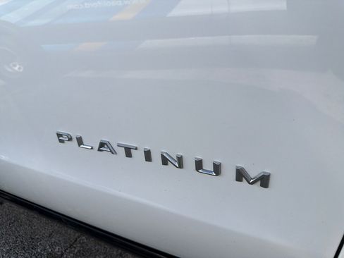 Used 2025 Ford Expedition Max Platinum AWD/4WD image 4