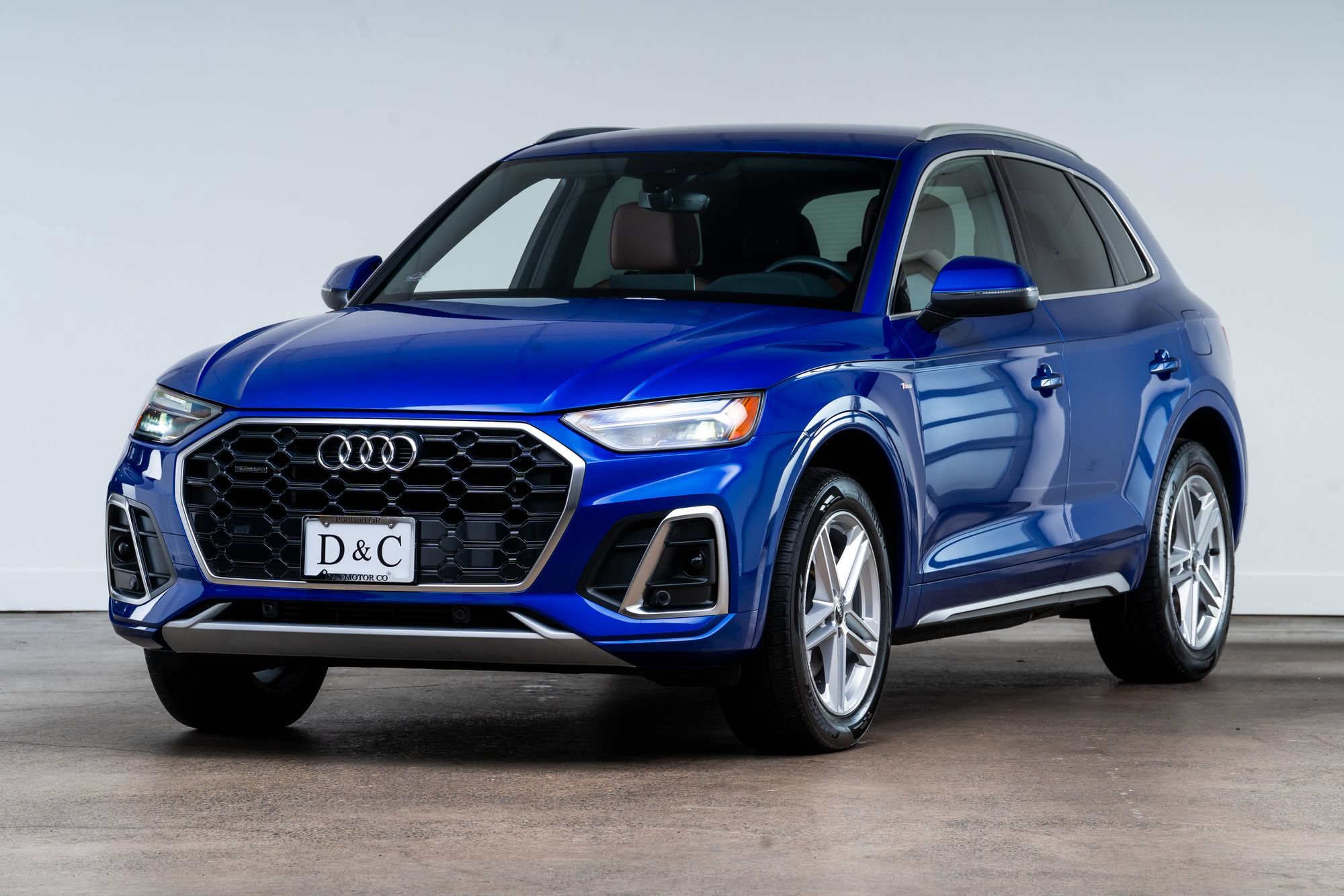 Used 2022 Audi Q5 e Premium AWD/4WD image 3