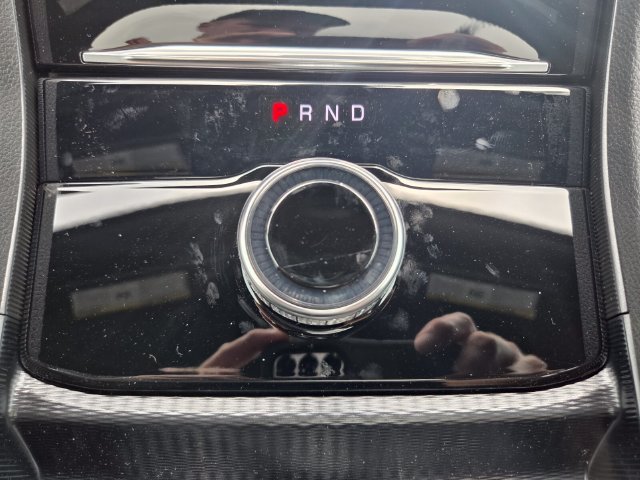 New 2026 Jeep Grand Cherokee Limited w/ Luxury Tech Group II RWD image 26